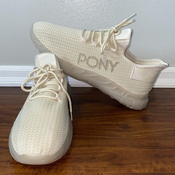 Pony Shoes - Picture 1 of 7